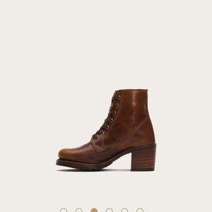 Frye Sabrina lace up